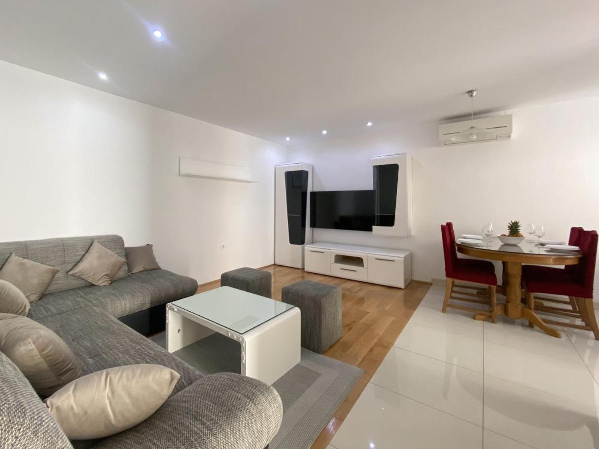Apartments Paladin Makarska Eksteriør billede